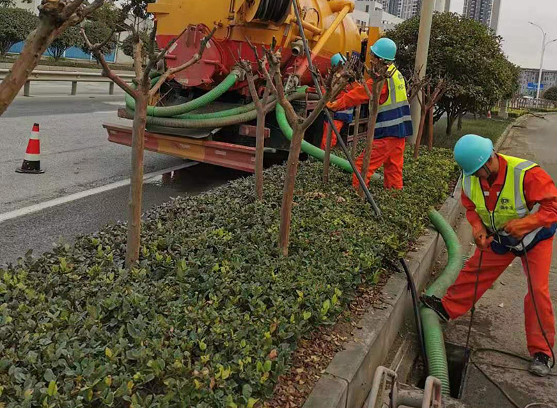新建市政管道清淤