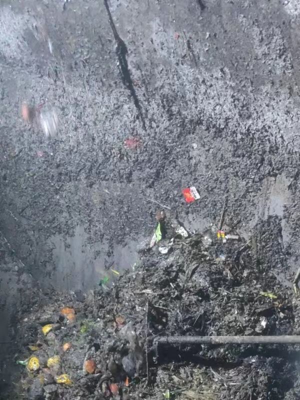 新建污水池清理