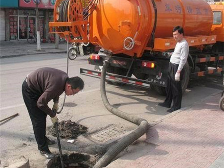 新建清掏化粪池，健康生活从这里开始